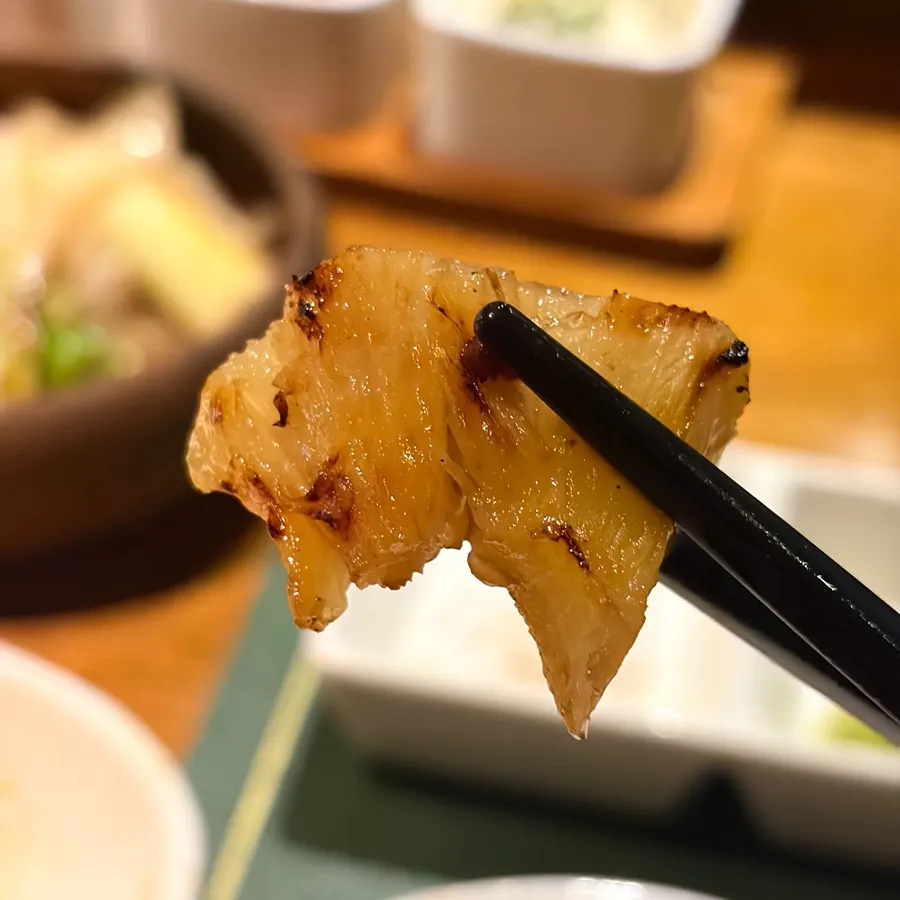화로에 구운 파인애플과 백김치