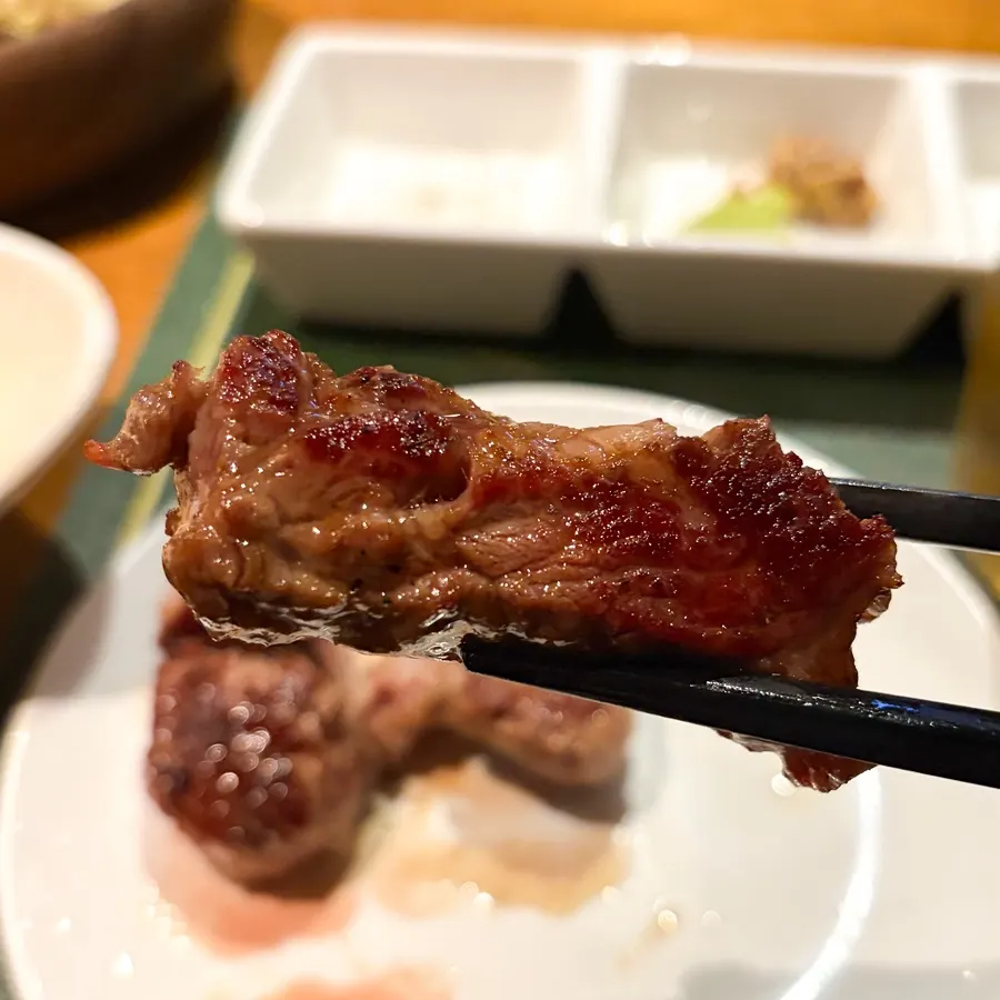 부드럽게 구워진 숄더랙 단면