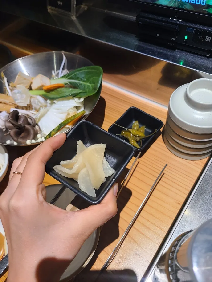 직원에게 요청해 받은 단무지