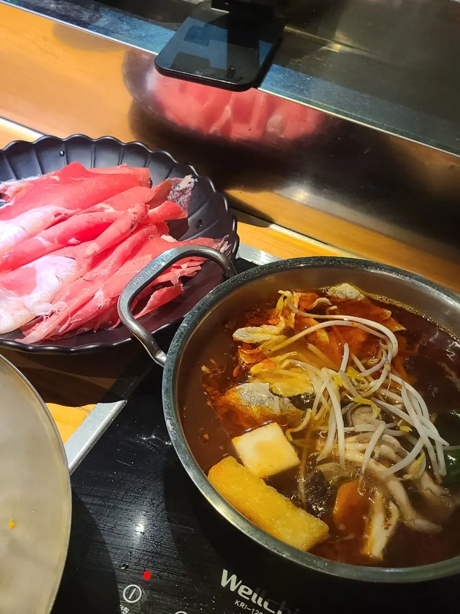 식사를 마친 나혼샤 테이블