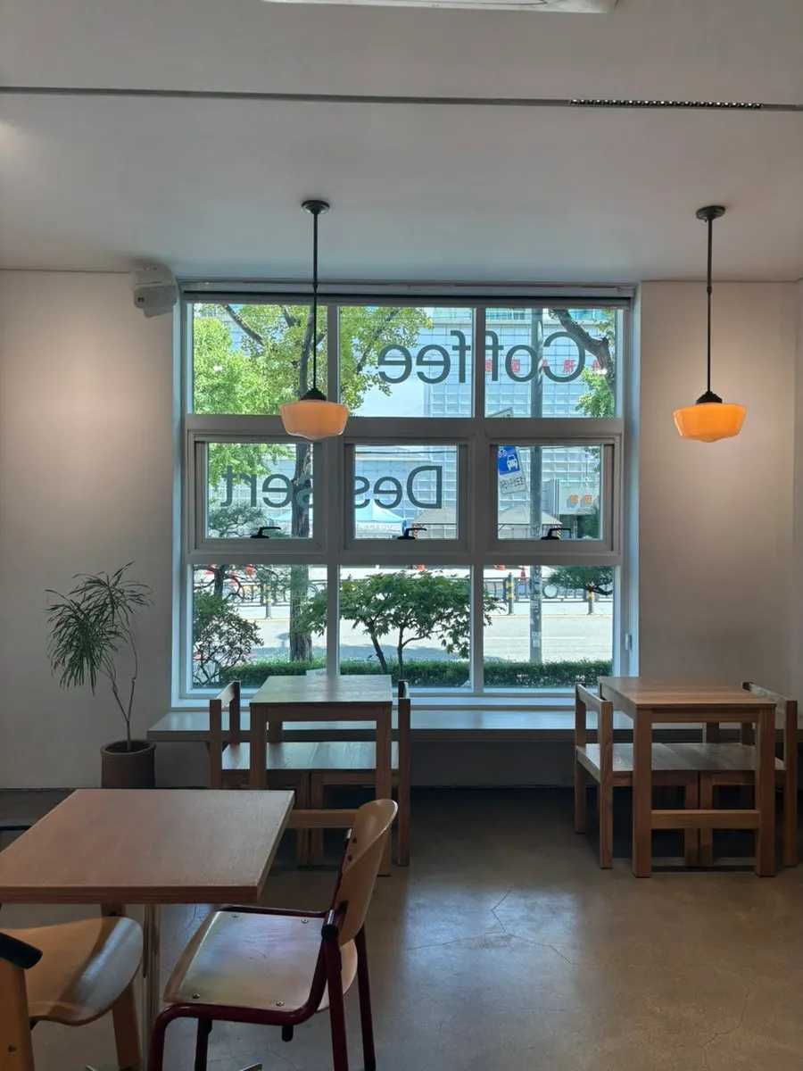 Café seating with spacious tables