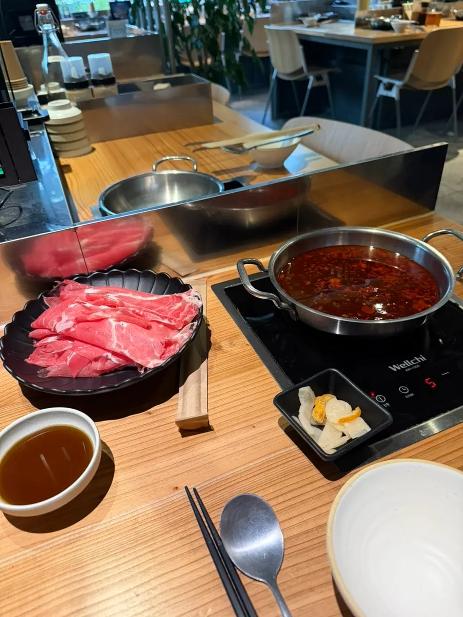 Table with individual burner at Nahonsha Hapjeong