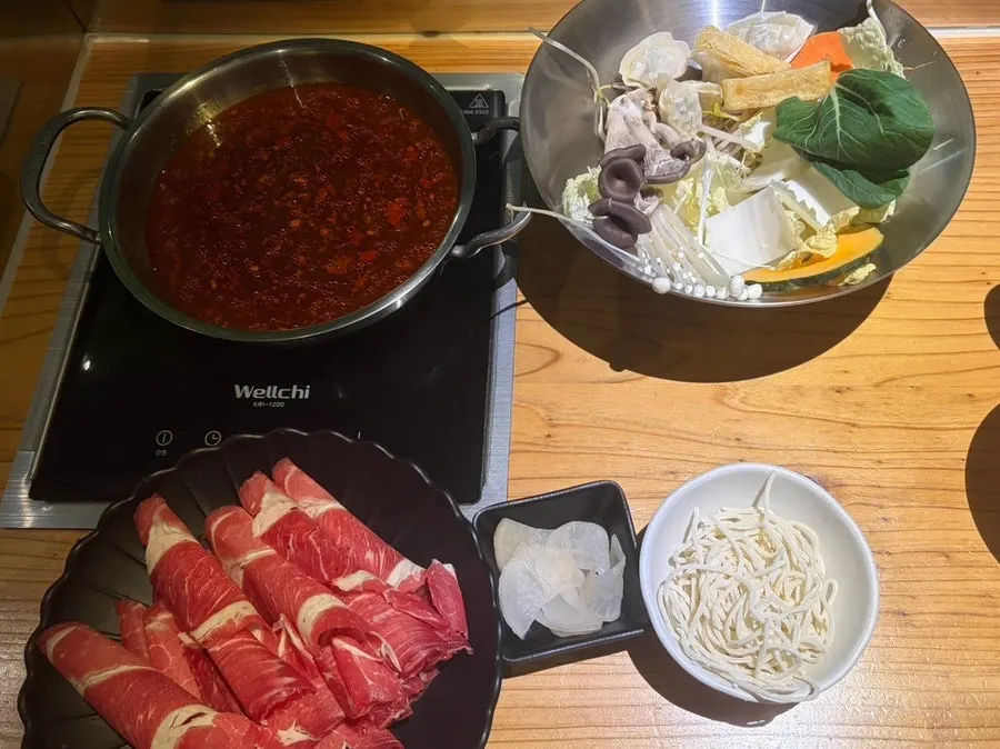 차려진 마라탕 샤브샤브 1인 상차림