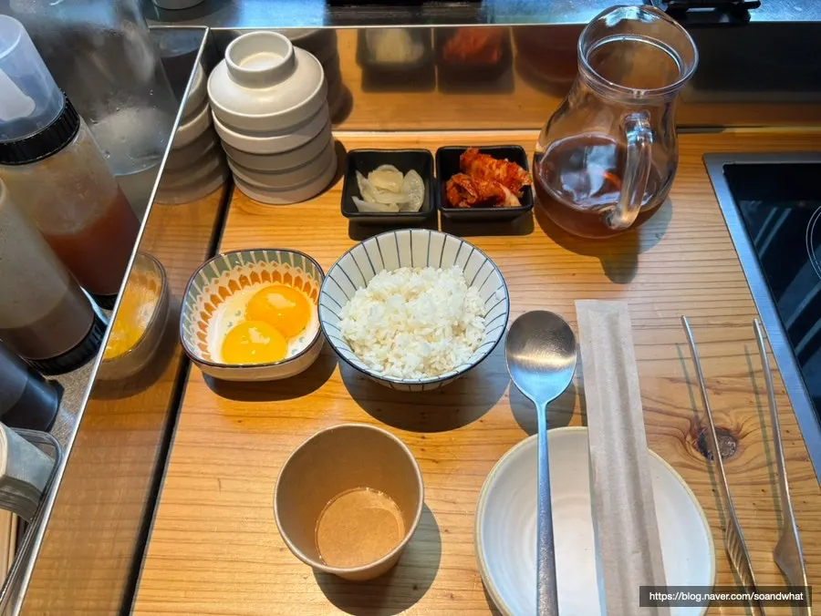 Solo seat at Nahonsha with the Hon Special Sukiyaki ordered