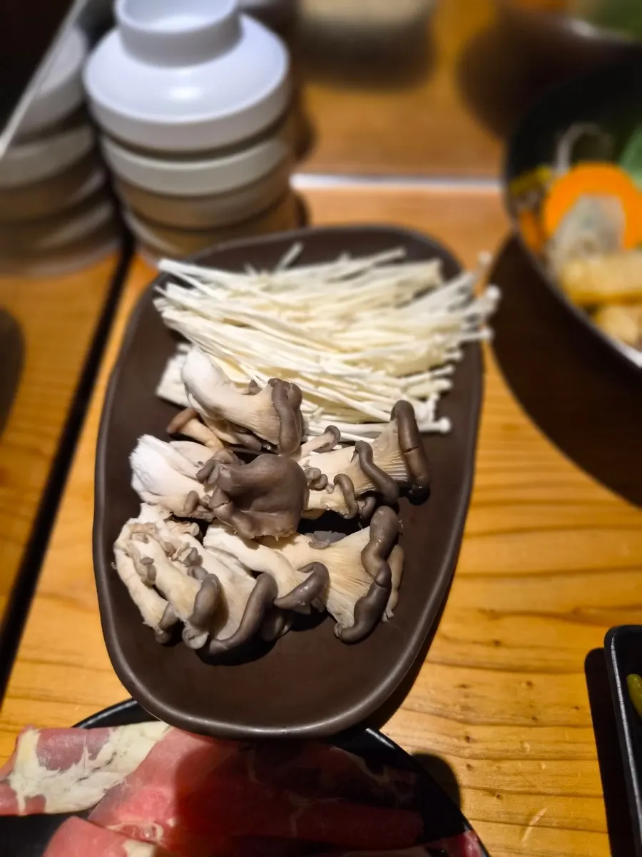 Extra mushroom plate and standard vegetable plate