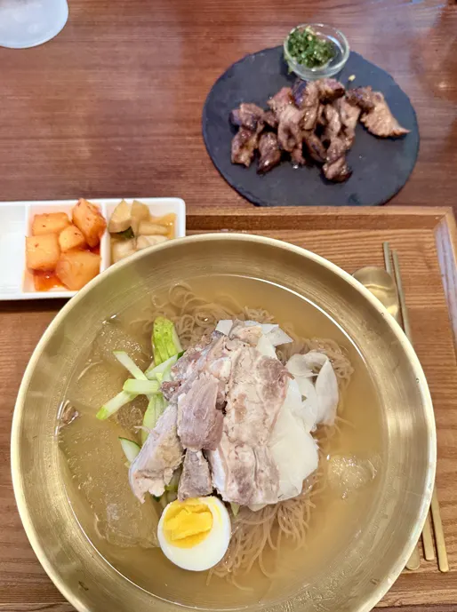 Cold naengmyeon and grilled-rib lunch set