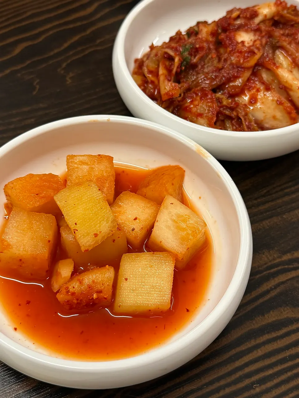 멸치칼국수와 보쌈수육 주문 안내 메뉴