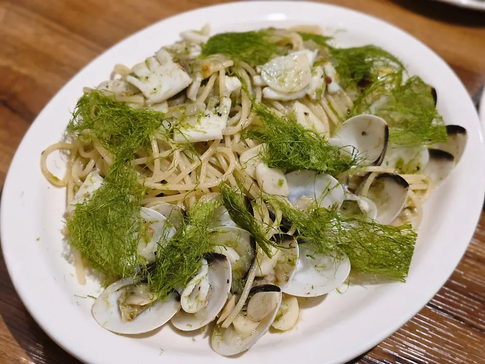 A plate of Riike's gamtae vongole pasta