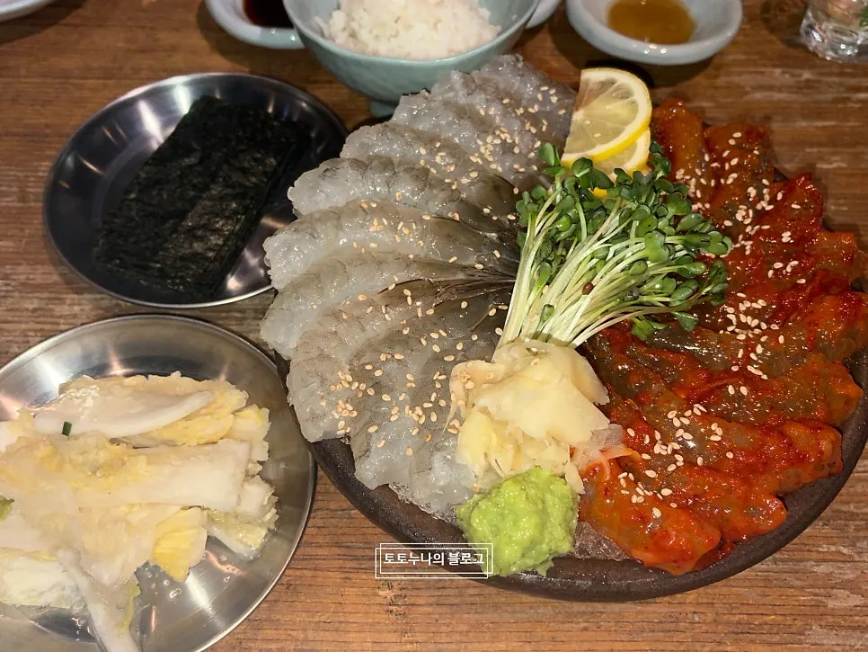 Izakaya Hapjeong: tôm sống nửa sống nửa ướp và cơm nghêu rượu tại Ppaeret