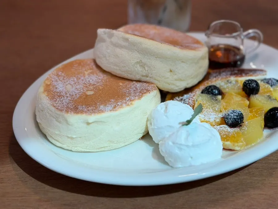 Petrico soufflé pancake café near Hapjeong Station