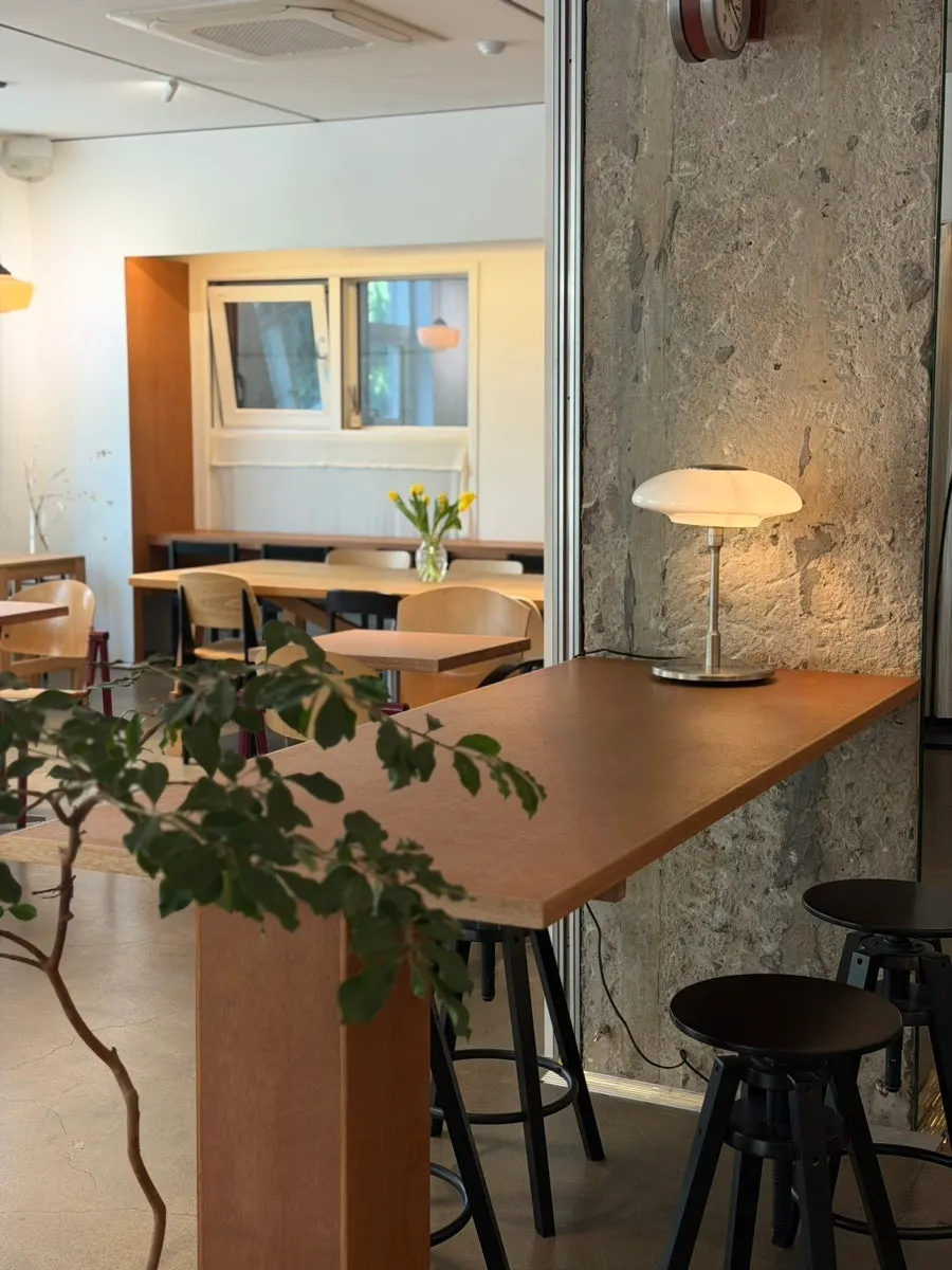 Petrico café space and desserts