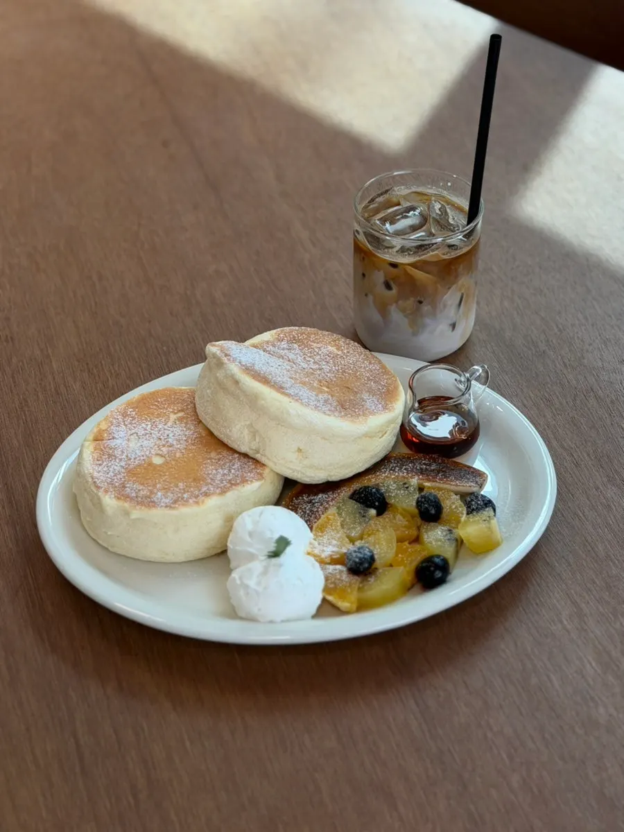 Petrico's signature fruit pancake