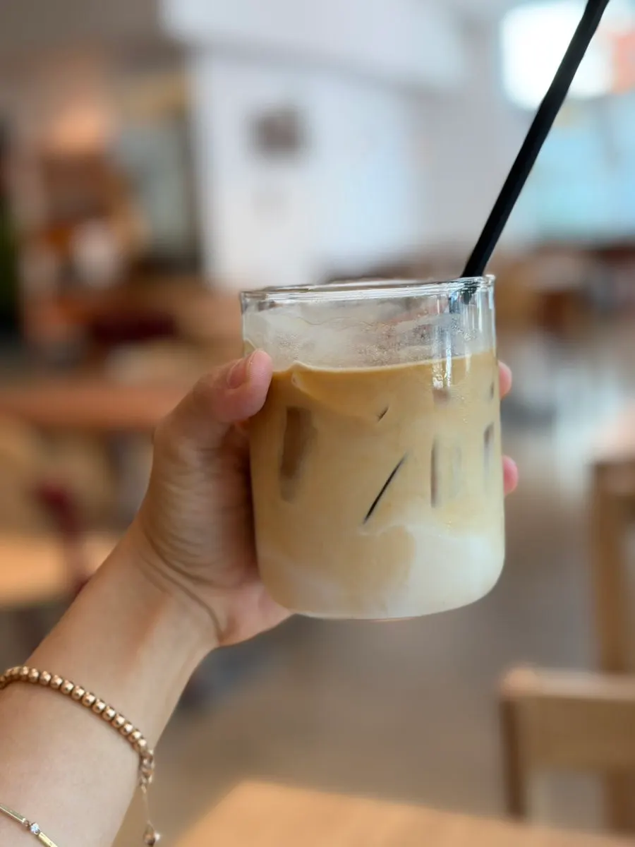 Latte with chewy crema