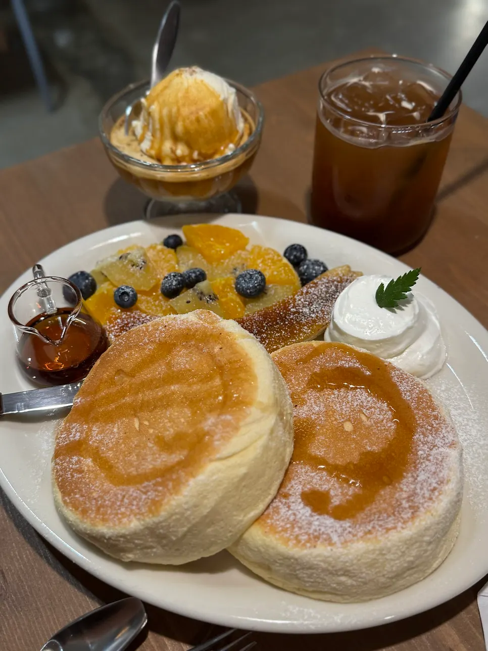 Thick soufflé served with syrup