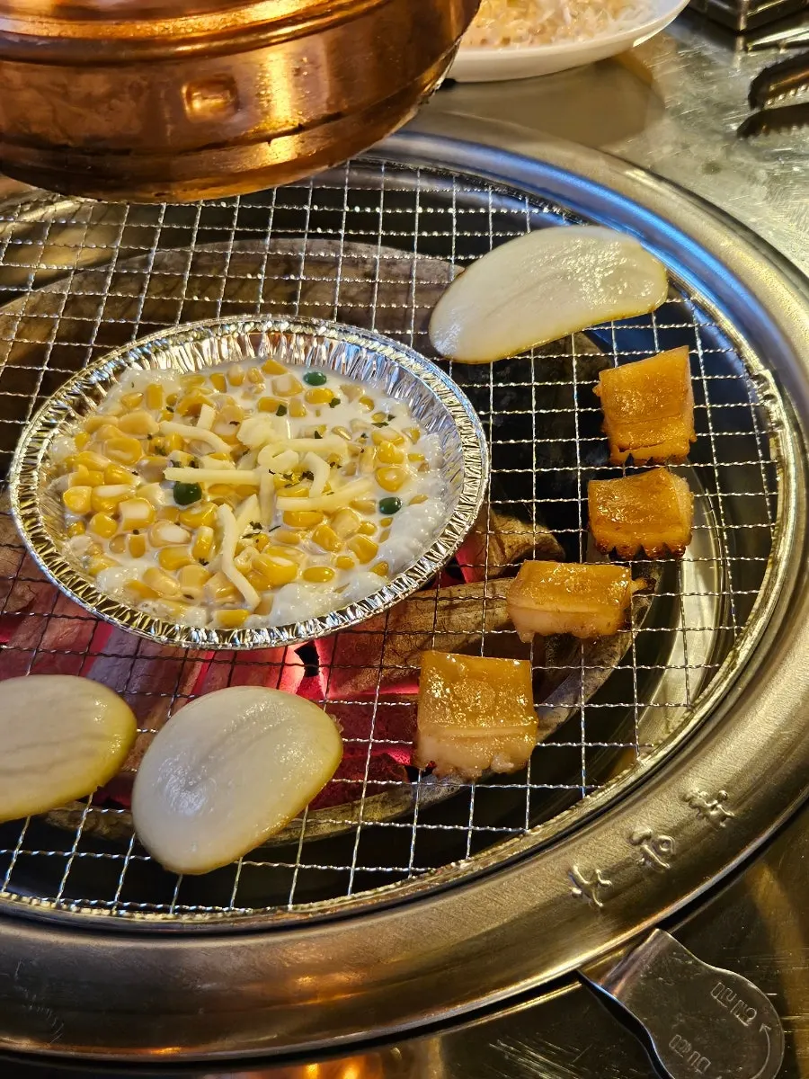 Jiggly cheese steamed egg