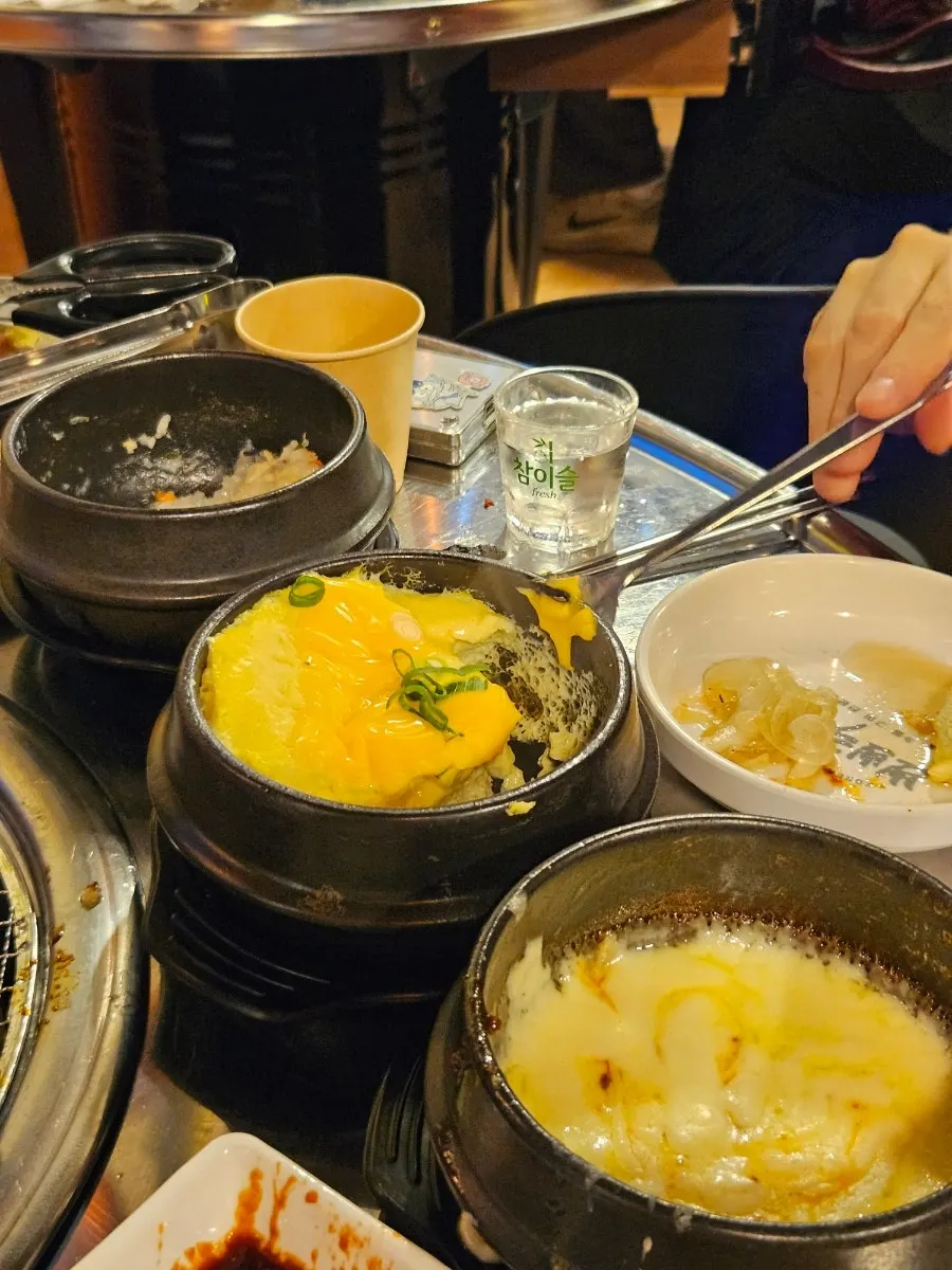 Leftover stone pots at the end of the meal
