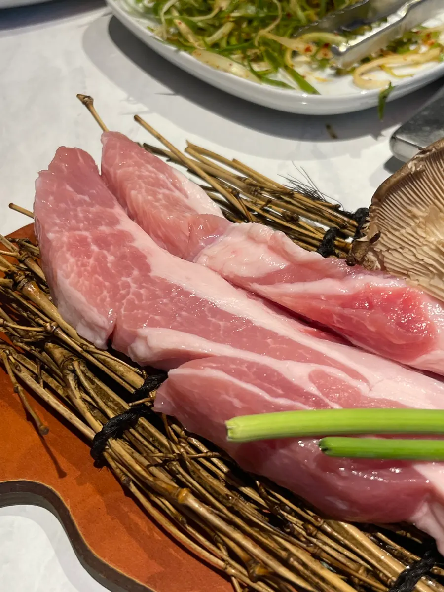 Table setting before ordering the Korean pork set