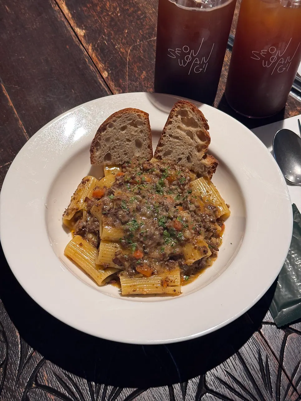 Beef ragù sauce rigatoni pasta