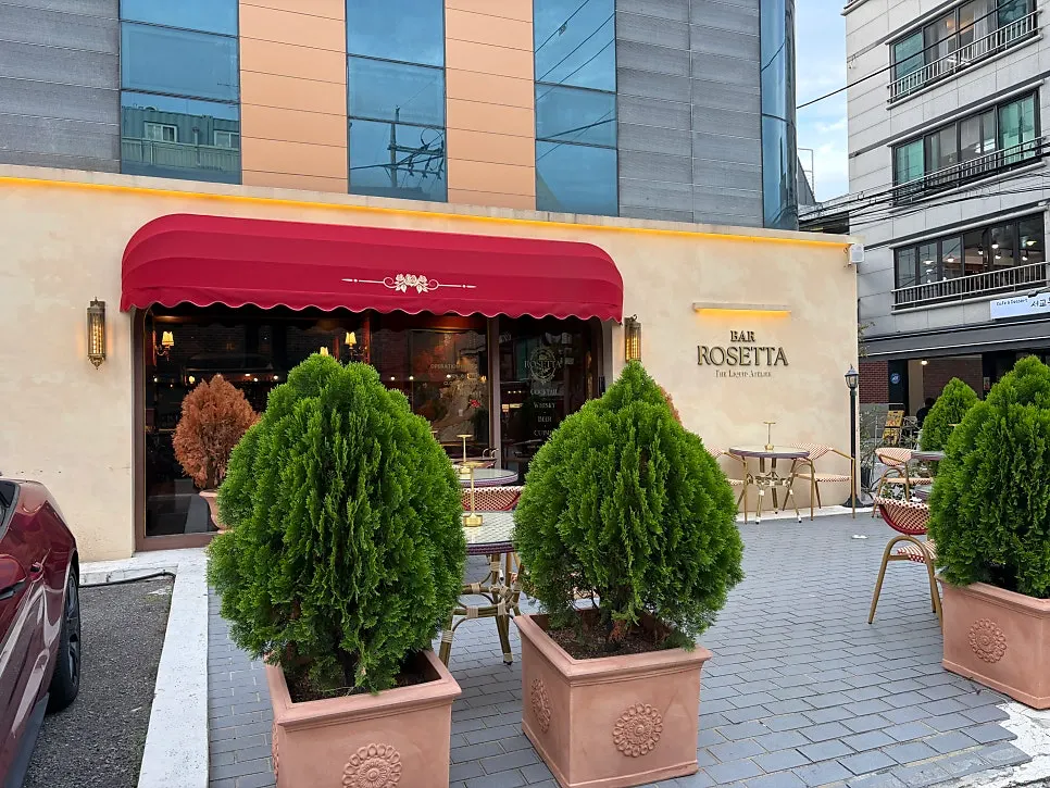 Rosetta's European-style exterior