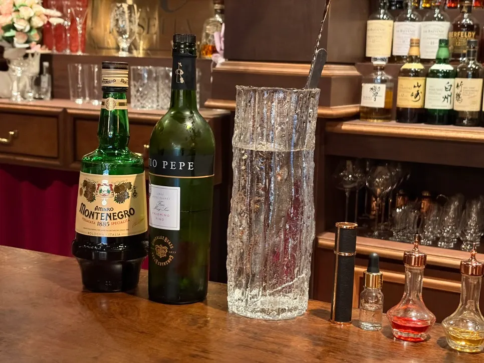 Bar table with food