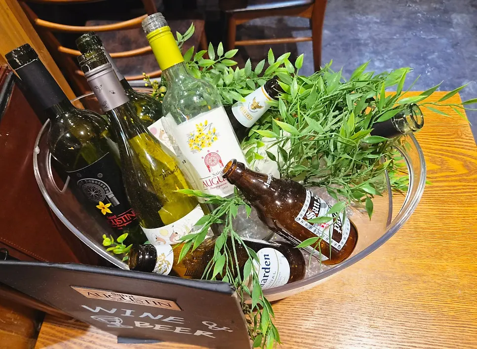 생맥주와 와인, 하이볼 주류 메뉴판