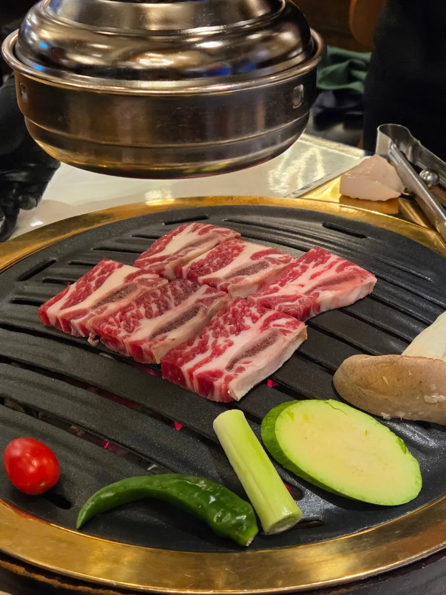 Staff grilling the seolhwa galbi