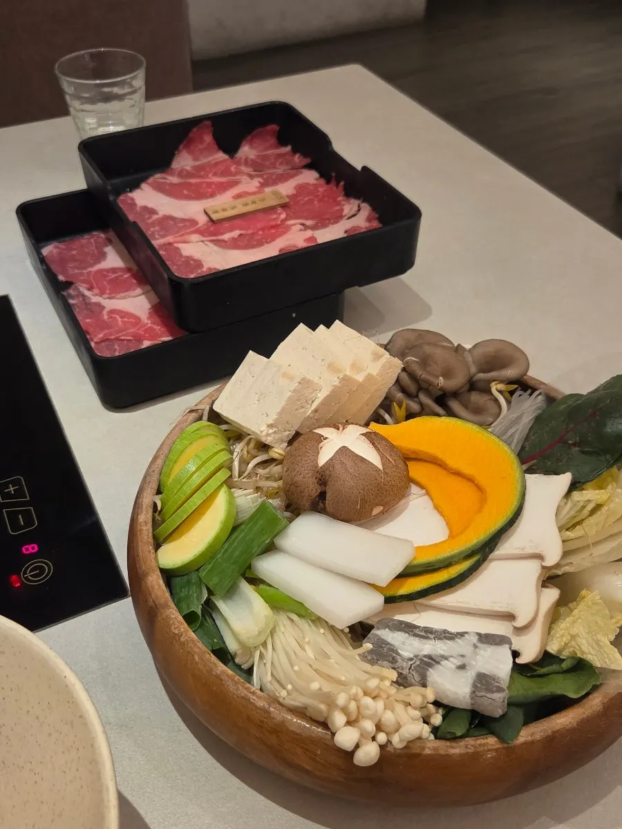 Prime Angus厚切嫩肩胛涮涮鍋兩人套餐擺盤