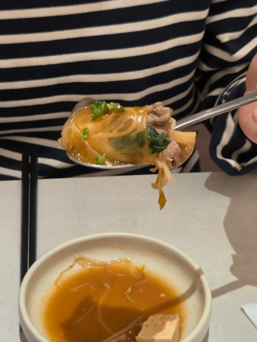沾醬享用的粉母子與冬粉
