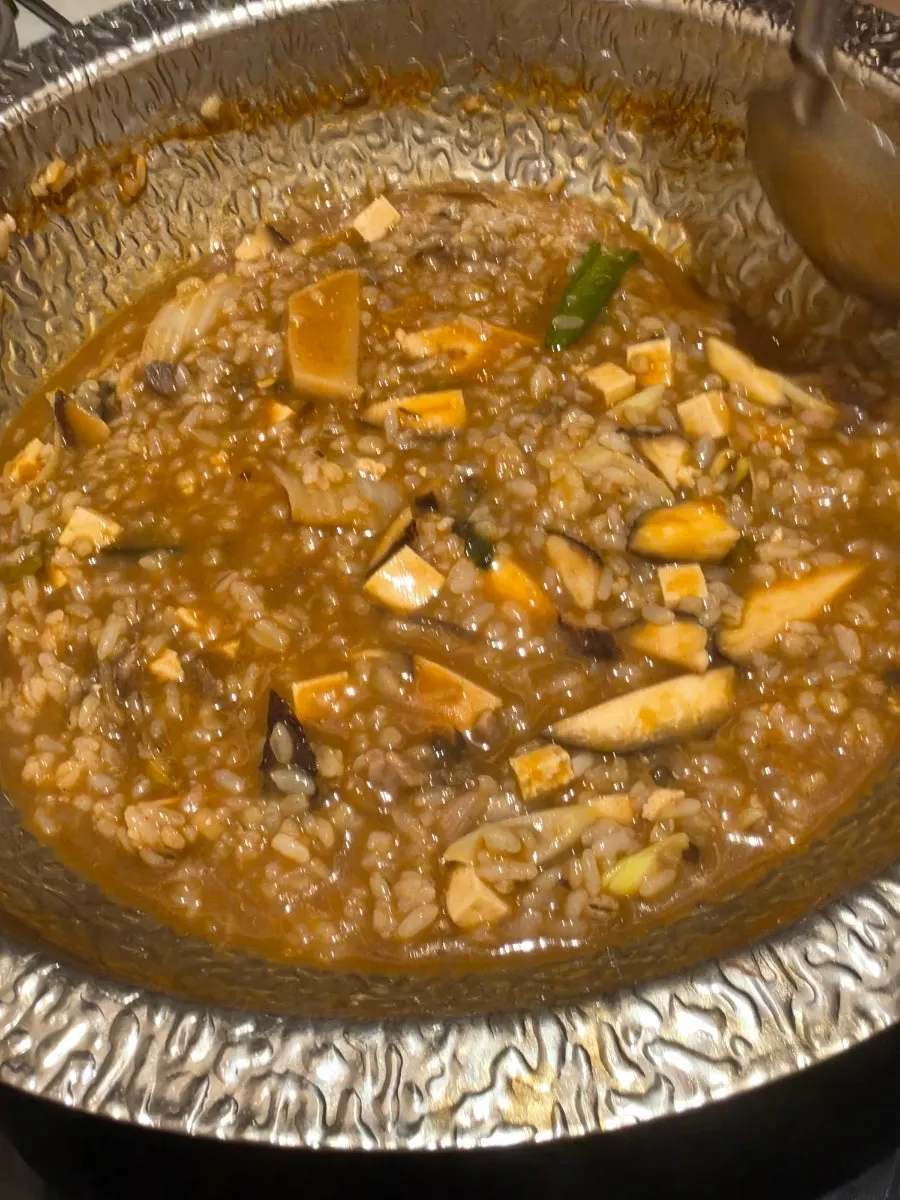 完成的味噌拌飯一碗