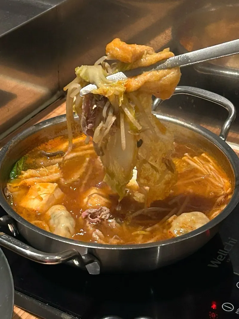 피쉬볼과 소스 접시