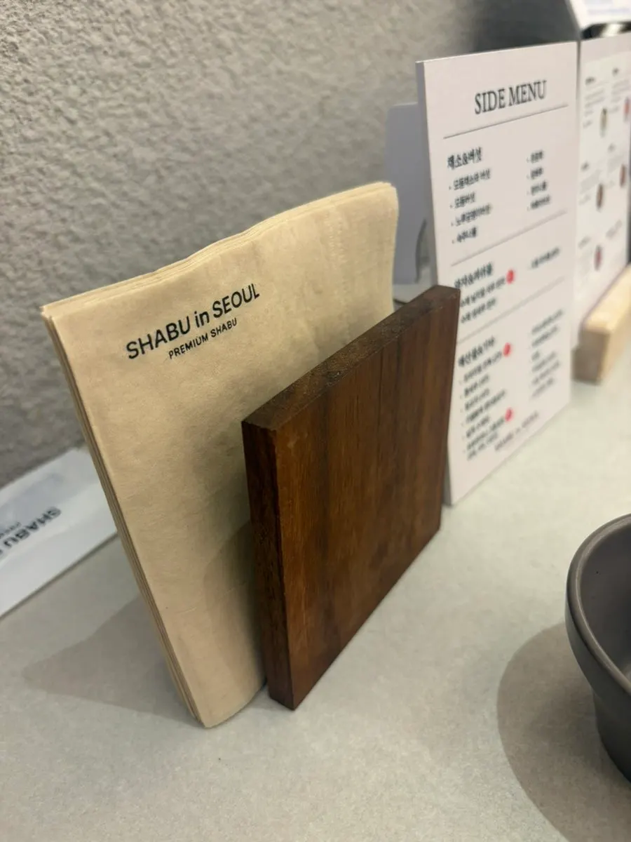 Tissues and signage set on the table