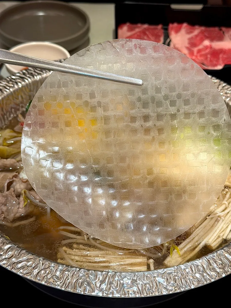 Spring roll wrapped with rice paper