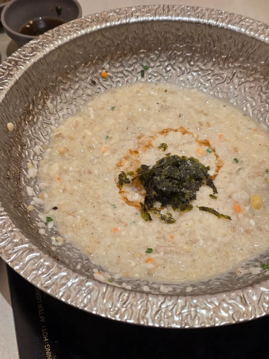 자리에서 끓여주는 마무리 계란죽