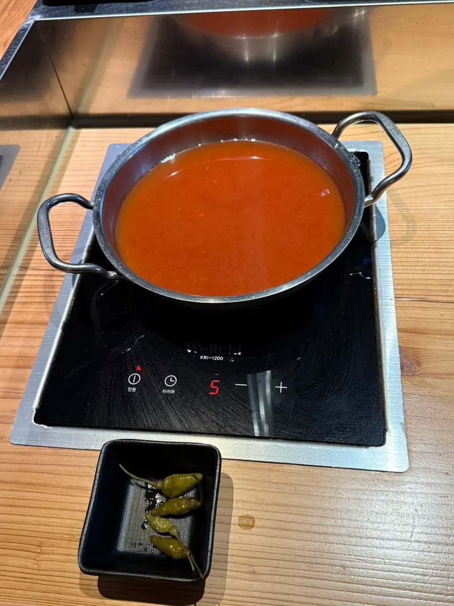 Nahonsha's spicy broth shabu