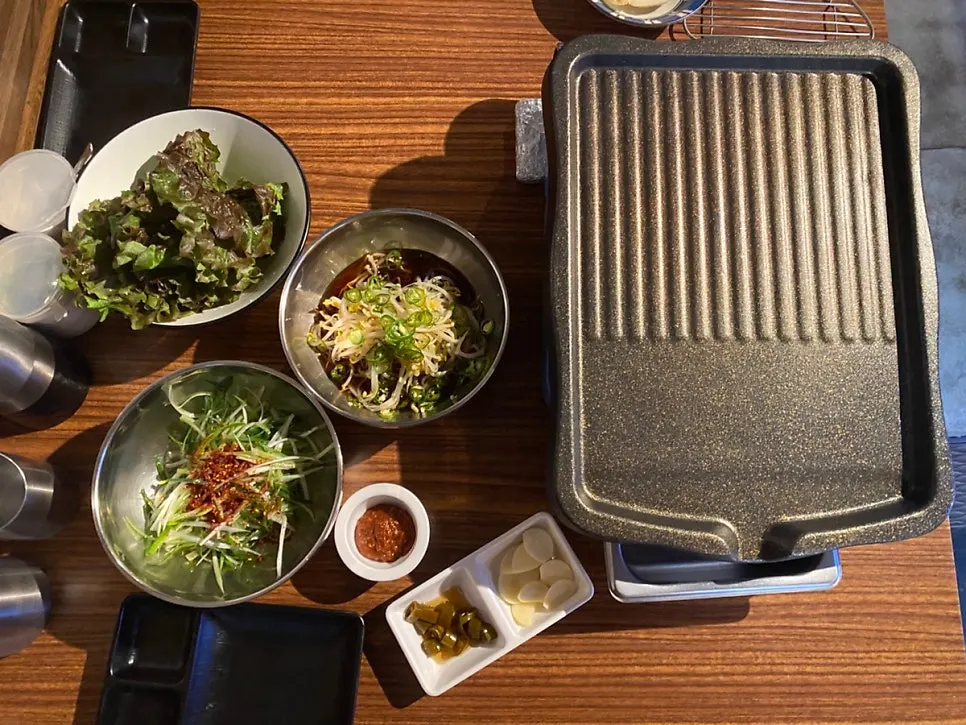 이쪽 김치삼겹살 메뉴판