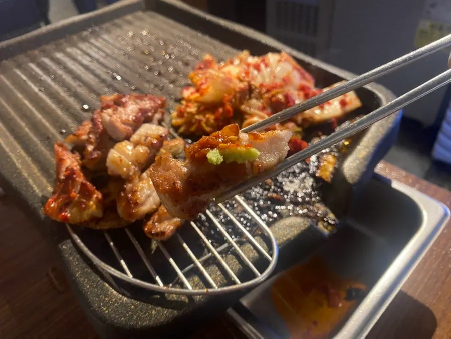 식사를 마무리한 테이블 풍경
