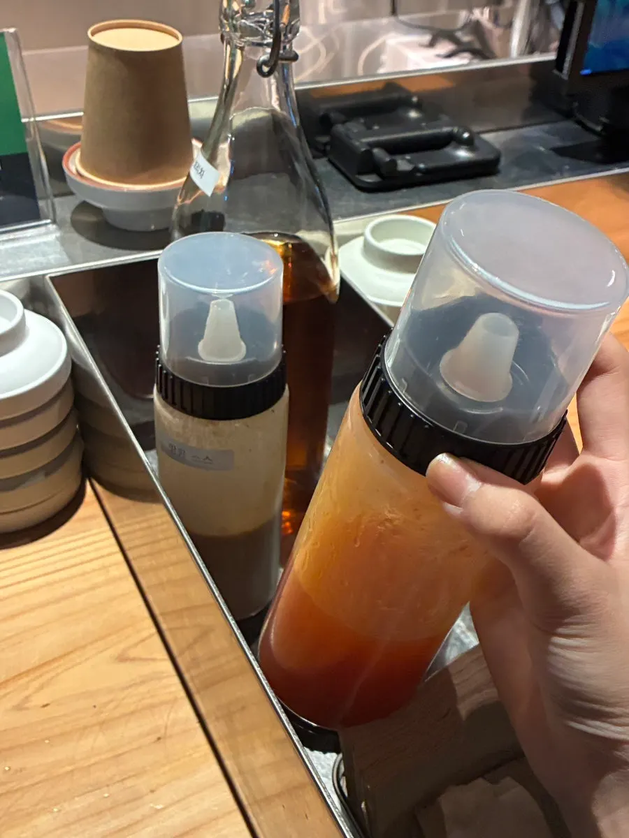 Dipping sauces set at the seat