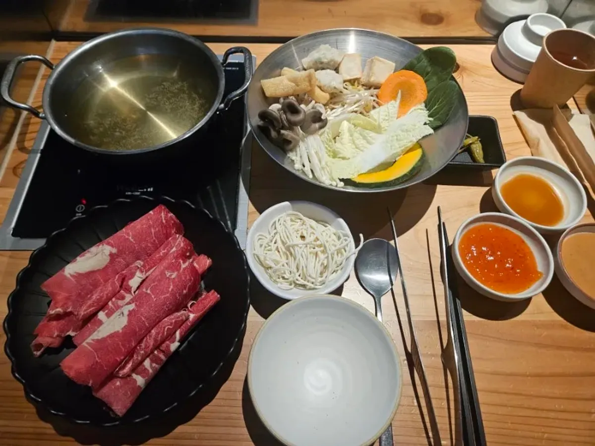나혼샤 샤브샤브 방문 대표 사진