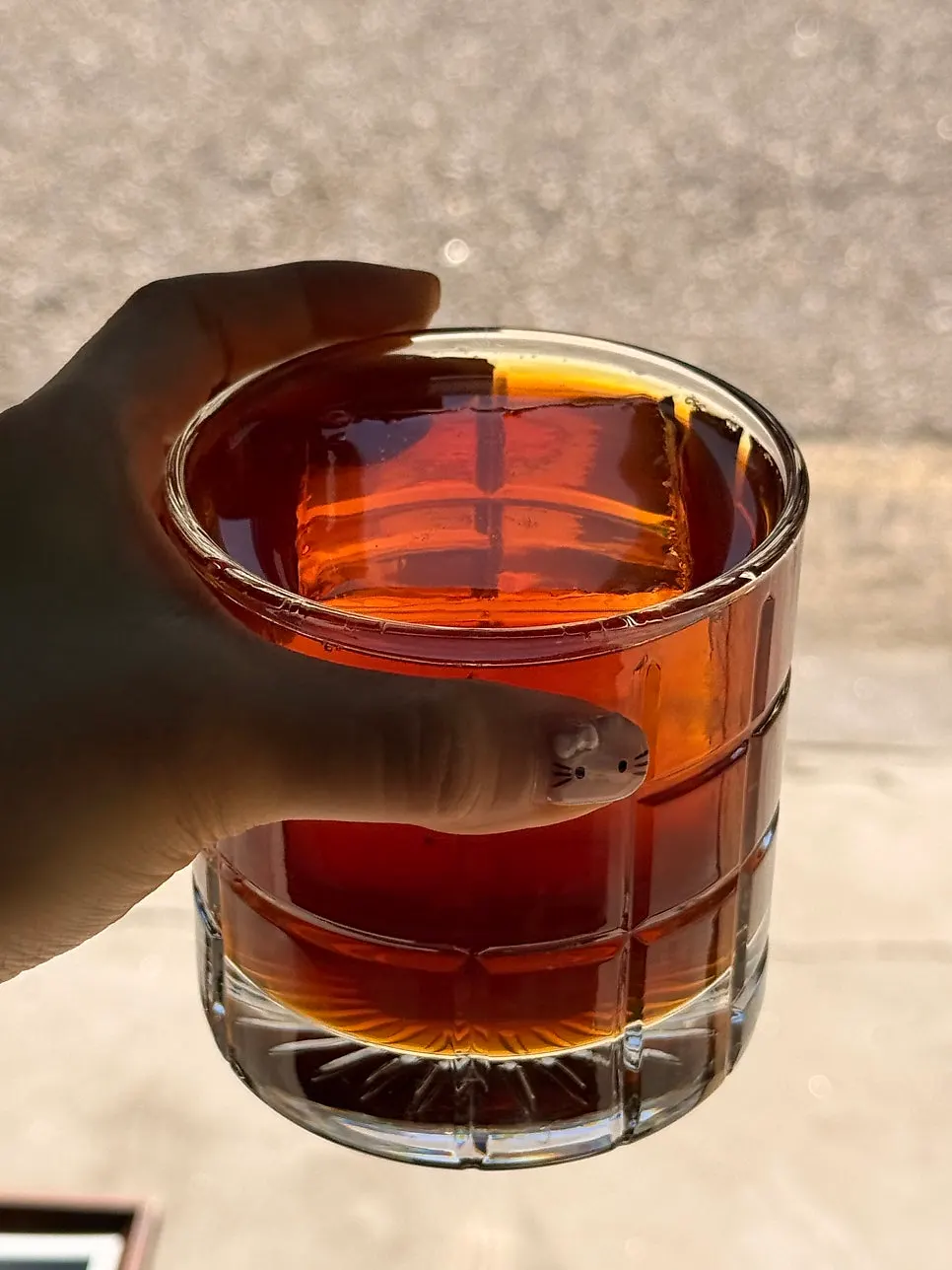 Clear color of the Geisha coffee in the sunlight