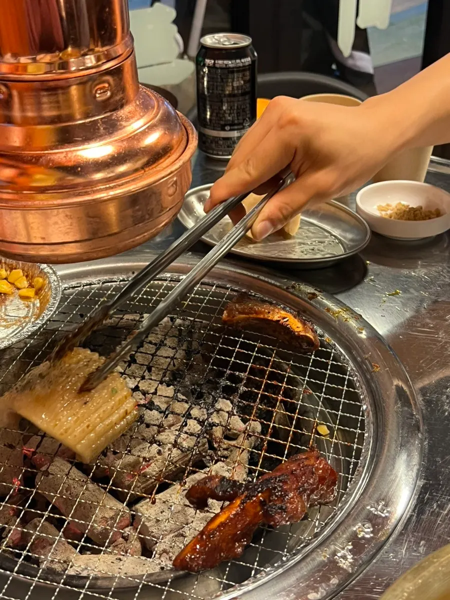 Pork ribs paired with cream pasta