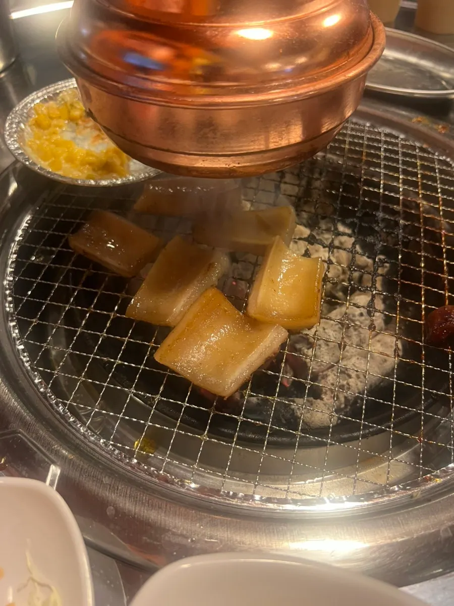 Thick pork skin with dipping powders