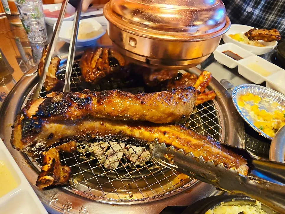 Soy-sauce pork ribs before the spicy flavor