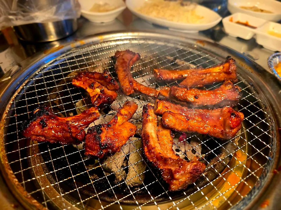Spicy marinated pork ribs as drinking food