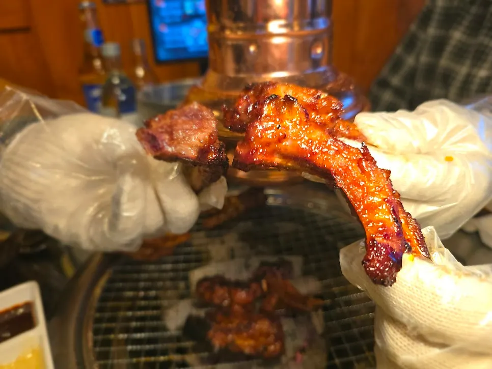 Spicy marinated pork ribs with smoky aroma