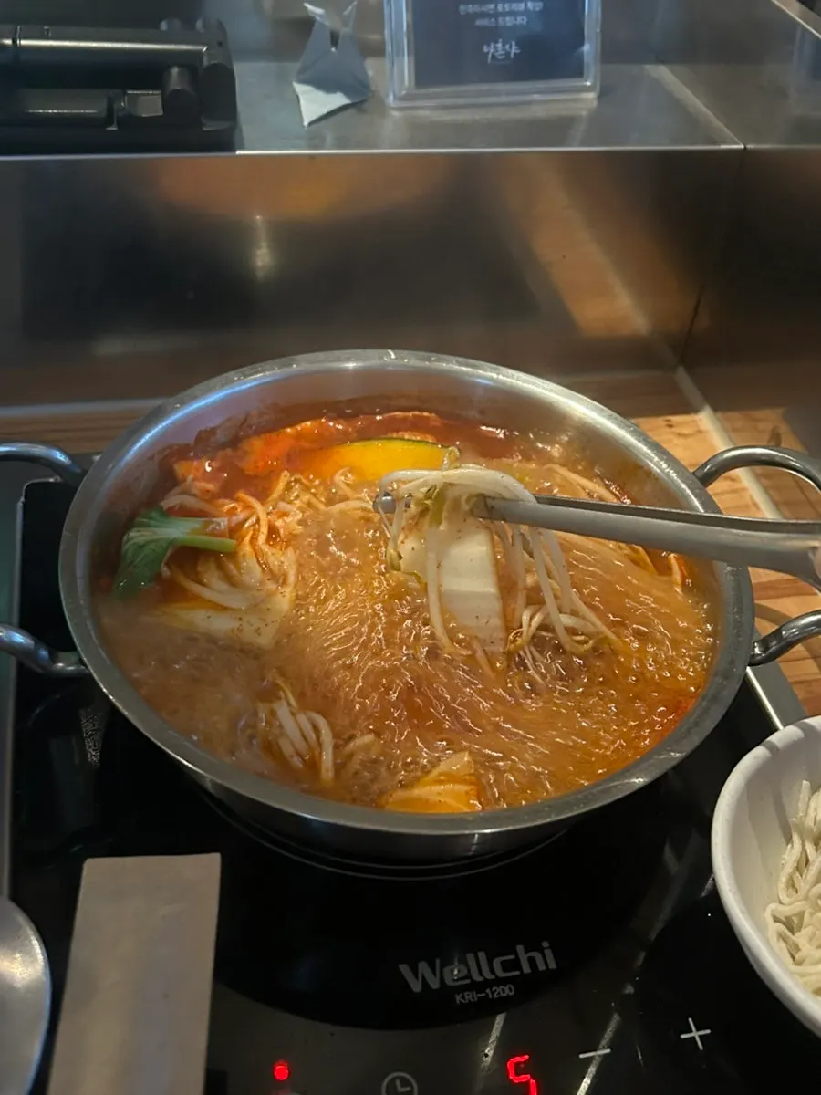 Shabu-shabu cooking with ingredients added