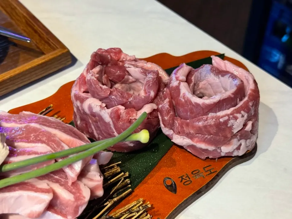 Plate with the three pork specialty cuts