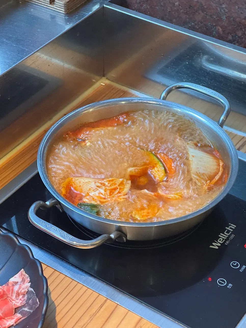 Clear broth shabu-shabu with basic vegetables