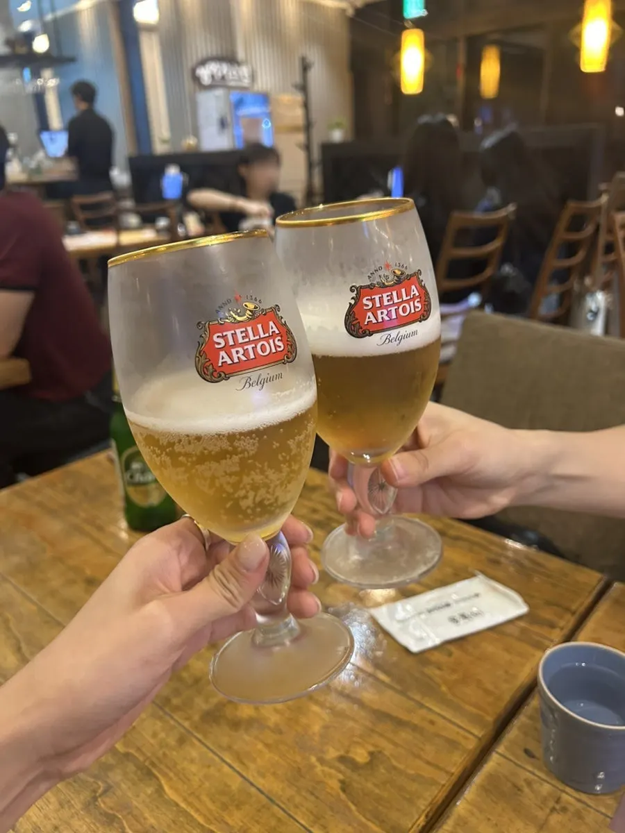 Cold Chang beer poured into a glass