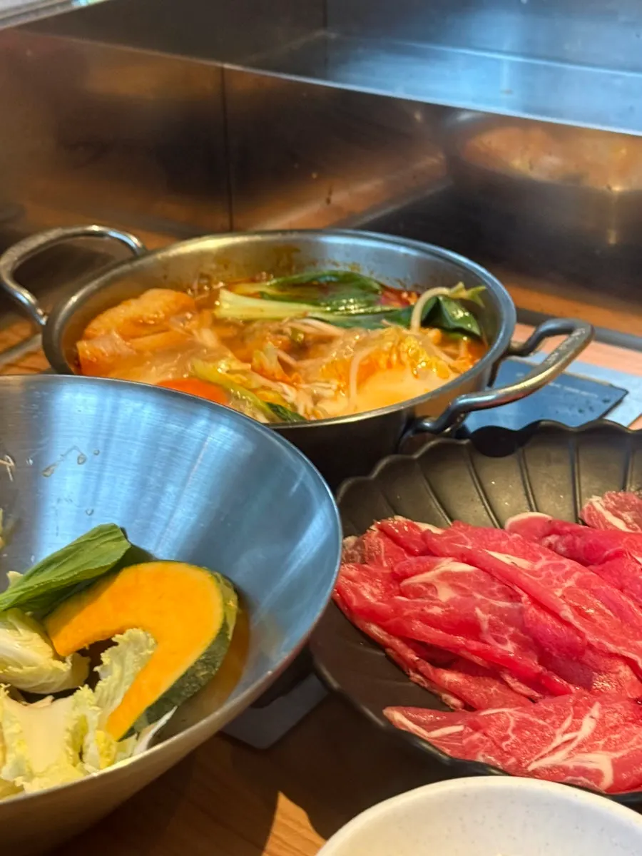 Bubbling tomato-broth shabu-shabu