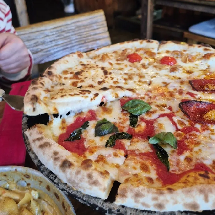 Main image of Hongdae Hwadeok Pizza
